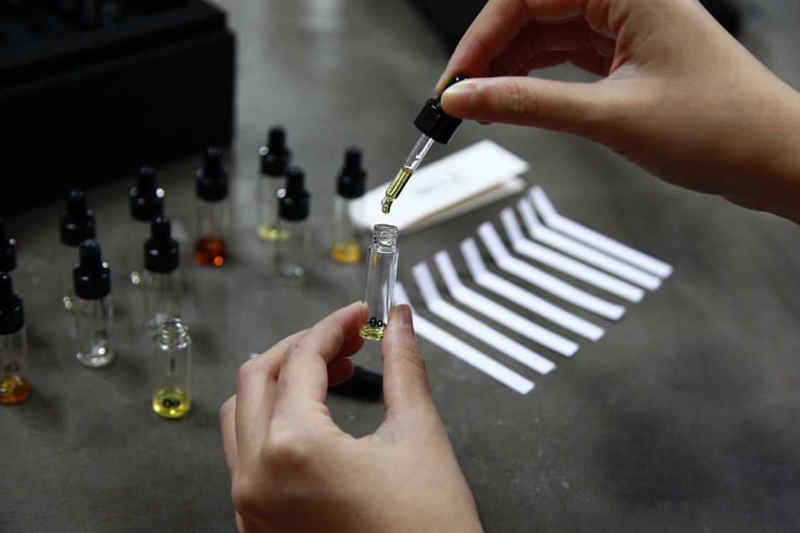 Asia: Fragrance Design & Mixology Workshop (Online) (GMT+8) - Oo La Lab